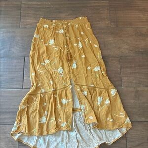 Wonderly Mustard Floral Hi-Low Tiered Skirt